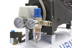 HBM 30 Liter Professionele Low Noise Compressor - Model 2 13 HBM 30 Liter Professionele Low Noise Compressor - Model 2 -Makita winkel hbm 014 179.jpg 1200x600 e95dbebc88