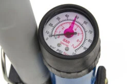 Silverline Handpomp 0 - 7 Bar (0 - 100 Psi) 9 Silverline Handpomp 0 - 7 Bar (0 - 100 Psi) -Makita winkel hbm 196 78.jpg 1200x600 04881ebc88