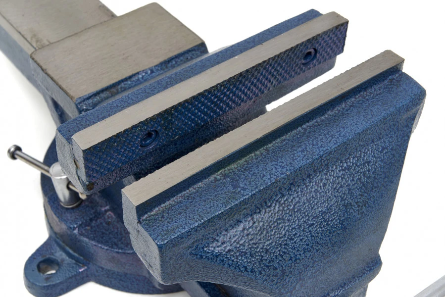 HBM Profi 150 Mm Bankschroef Met Draaibaar Onderstel 7 HBM Profi 150 Mm Bankschroef Met Draaibaar Onderstel - Afbeelding 7