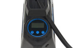 HBM 12 Volt Draagbare Digitale Compressor Met Accessoires 8 HBM 12 Volt Draagbare Digitale Compressor Met Accessoires -Makita winkel hbm 476 3.jpg 1200x600 51414ebc88